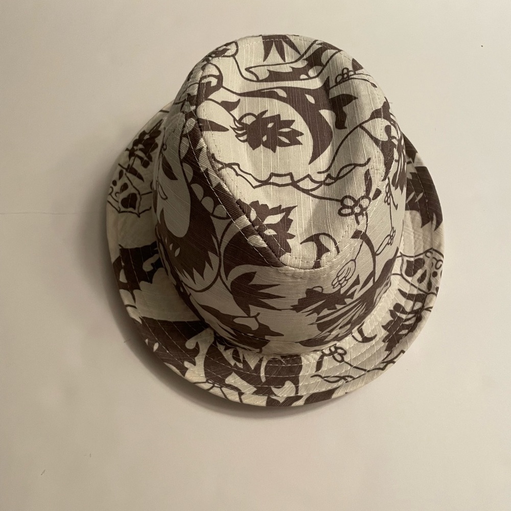Vintage trilby hat. One size